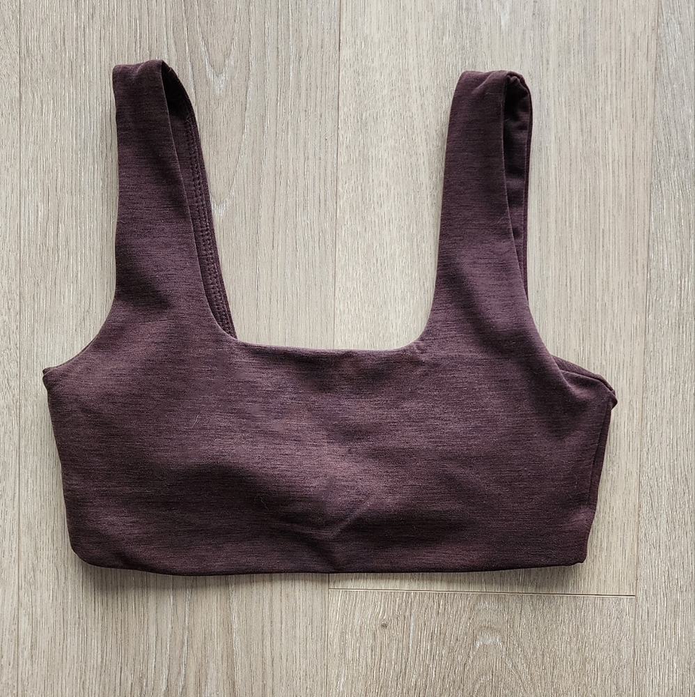 GapFit Studio Sports Bra